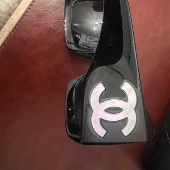 Chanel Mother of Pearl Sunglasses (Authentic) - Picture 5 of 7